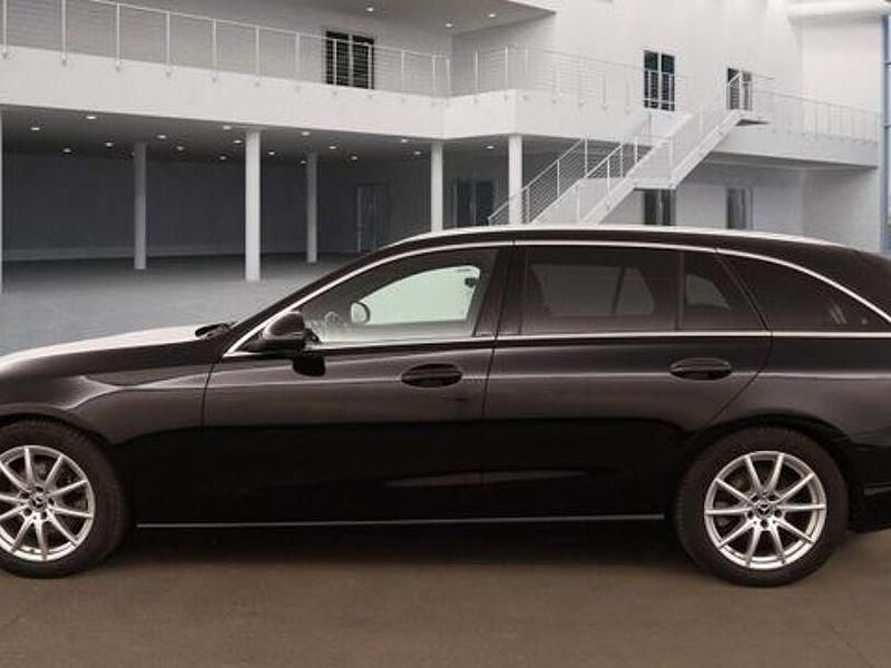 Gebraucht Mercedes C200 235 PS (172 kW) 2022 Schwarz Limousine