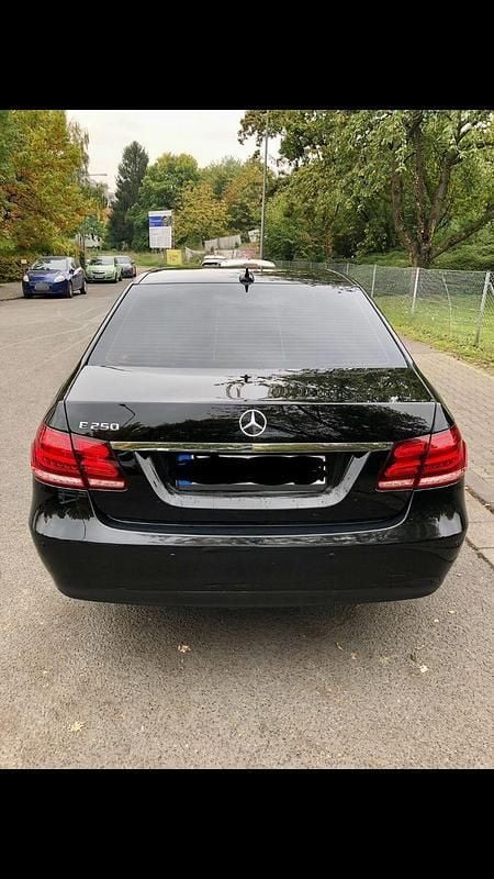 Second-hand Mercedes E250 211 CP (155 kW) 2015 Negru Berlinǎ