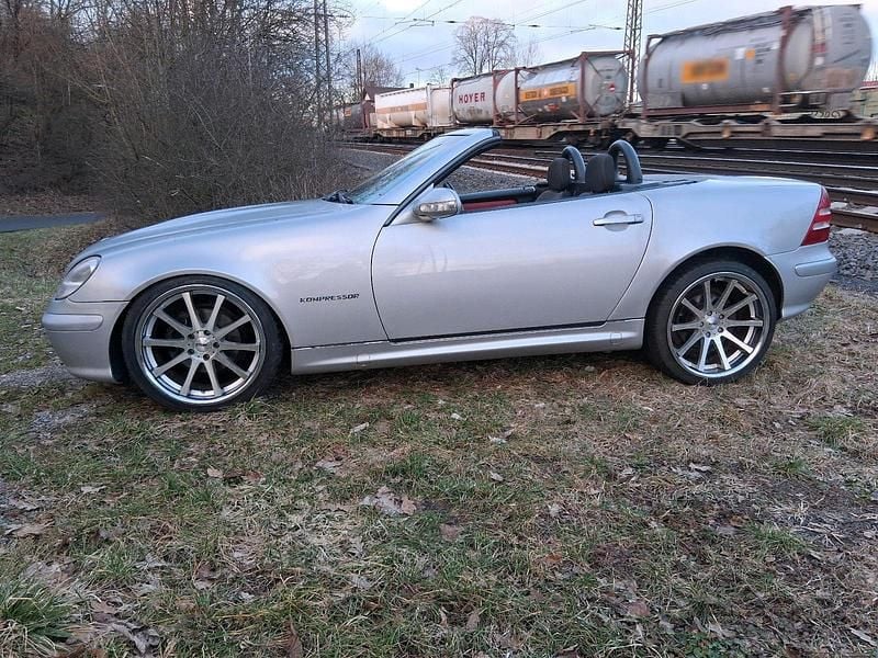 Gebraucht Mercedes SLK200 163 PS (119 kW) 2000 Silber Cabrio