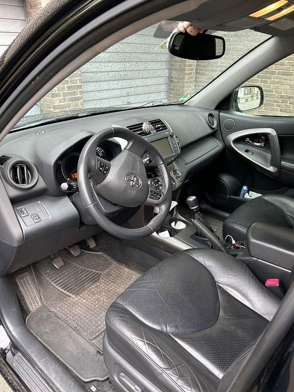 Gebraucht Toyota RAV4 Executive 177 PS (130 kW) 2011 Schwarz SUV