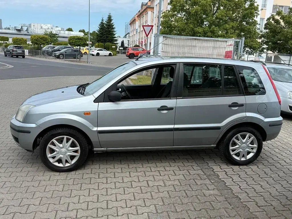 Gebraucht Ford Fusion 101 PS (74 kW) 2005 Silber Kleinwagen