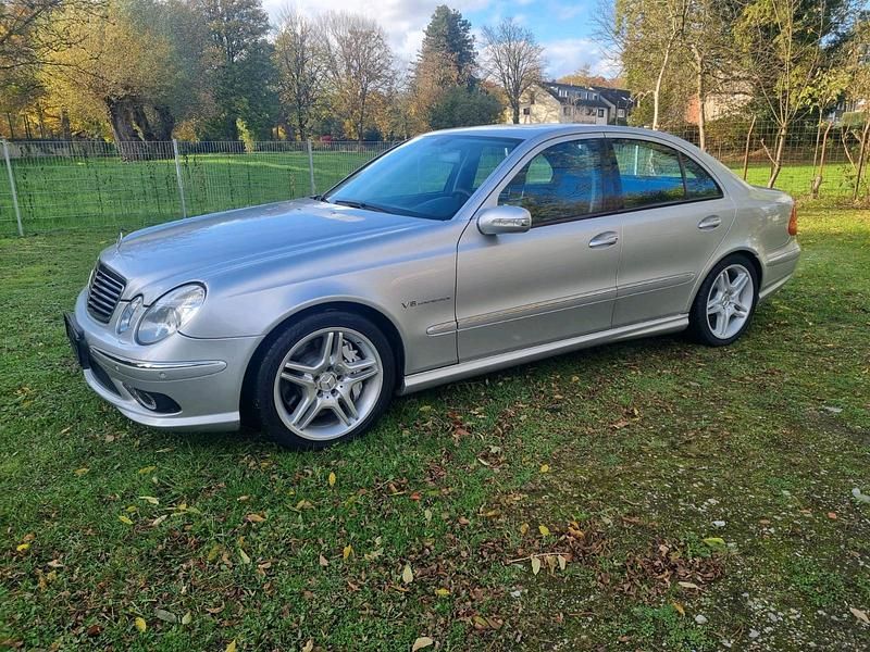 Silber Gebraucht 2004 Mercedes E55 AMG AMG Limousine | 22.500 € (Fairer Preis) - Bild 1/4