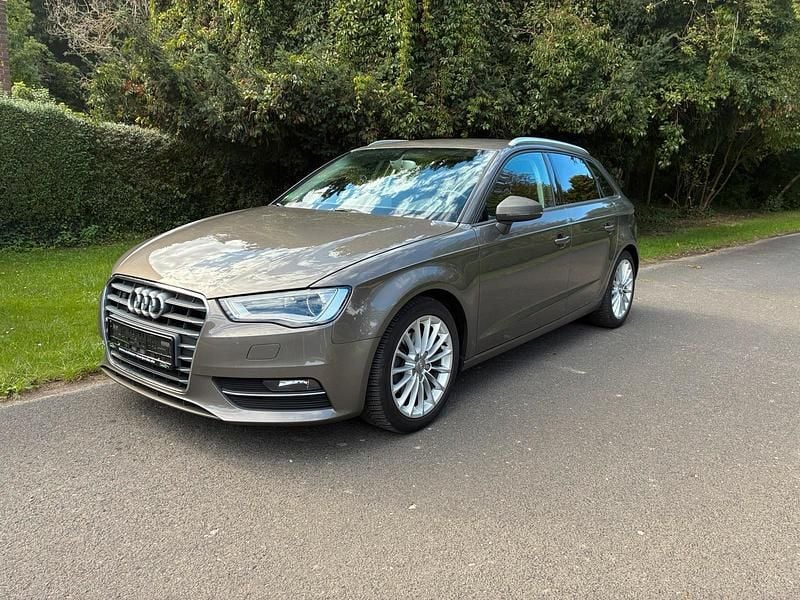 Braun Gebraucht 2013 Audi A3 Ambition Kleinwagen | 10.499 € (Fairer Preis) - Bild 1/4