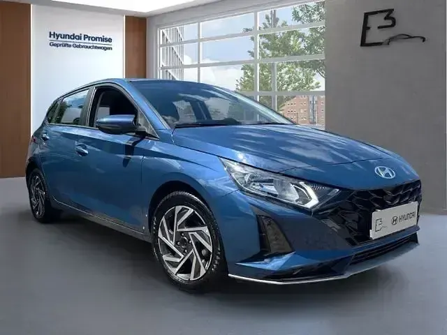 Gebraucht Hyundai i20 Trend 101 PS (74 kW) 2025 Blau Kleinwagen