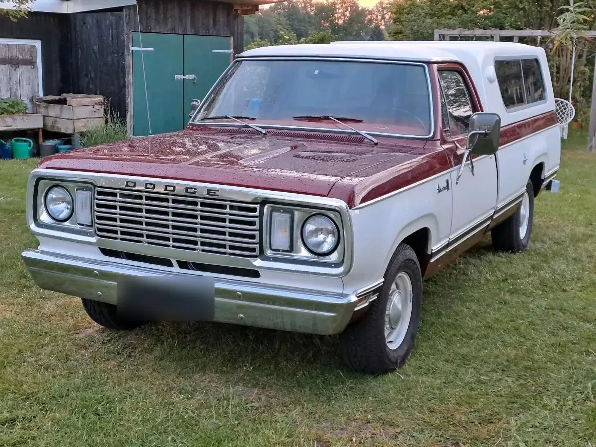 Używany Dodge D100 155 KM (114 kW) 1978 Czerwony Pickup