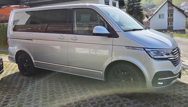 Second-hand VW Multivan 204 CP (150 kW) 2021 Argintiu Monovolum