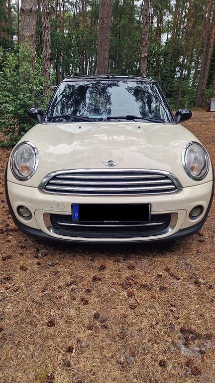 Weiß Gebraucht 2011 Mini Cooper Clubman Kombi | 2.500 € (Fairer Preis) - Bild 1/4