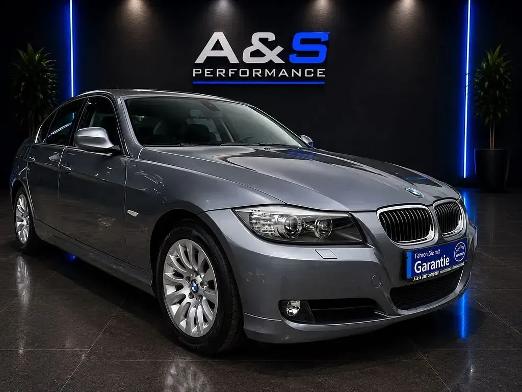 Gebraucht BMW 325 218 PS (160 kW) 2008 Grau Limousine