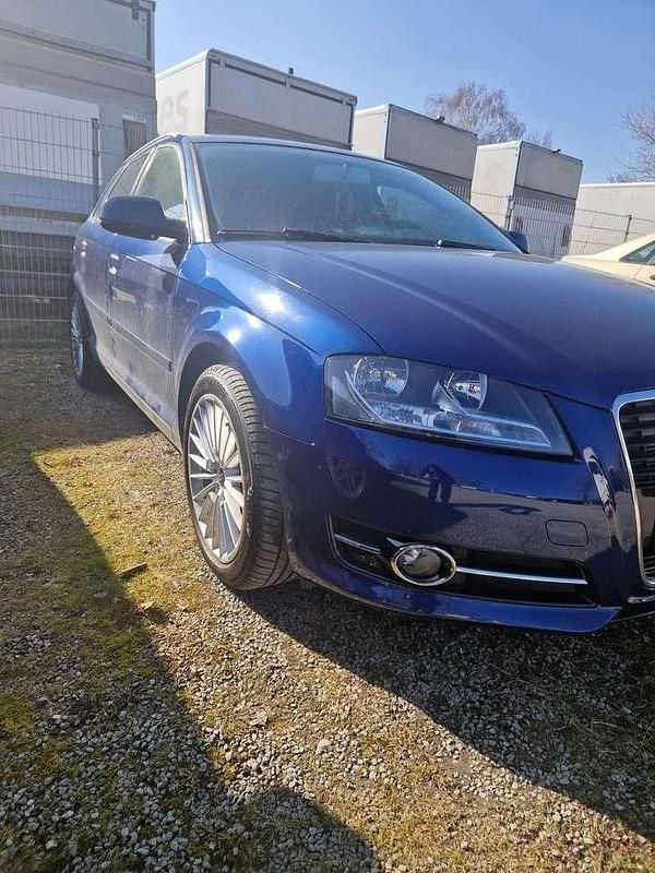 Usata Audi A3 140 CV (102 kW) 2012 Blu Utilitaria
