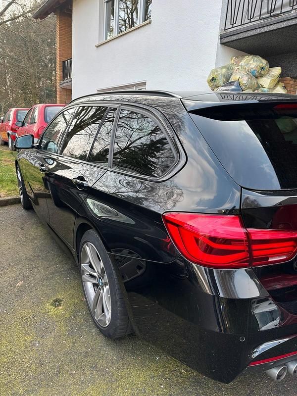 Gebraucht BMW 320 Shadowline 190 PS (139 kW) 2018 Schwarz Kombi