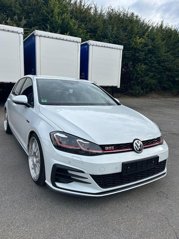 Weiß Gebraucht 2020 VW Golf VIII GTI Limousine | 25.500 € (Fairer Preis) - Bild 1/4