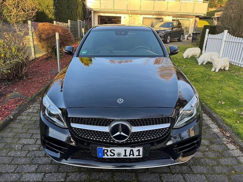 Schwarz Gebraucht 2019 Mercedes C220 AMG line Limousine | 27.499 € (Etwas zu teuer) - Bild 1/4