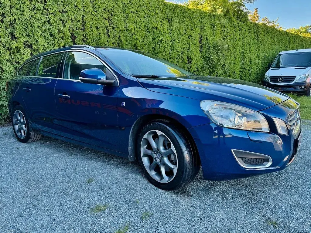Gebraucht Volvo V60 215 PS (158 kW) 2012 Blau Kombi