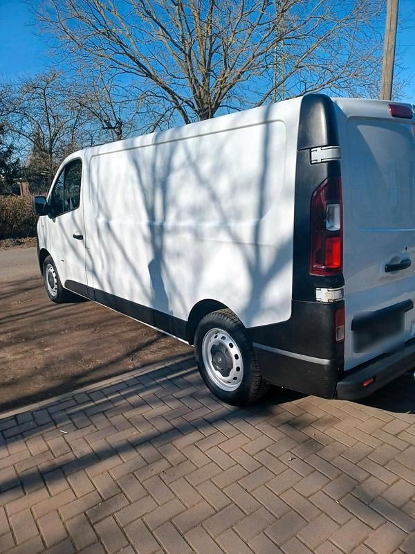 Gebraucht Opel Vivaro 116 PS (85 kW) 2016 Weiß Van / Kleinbus