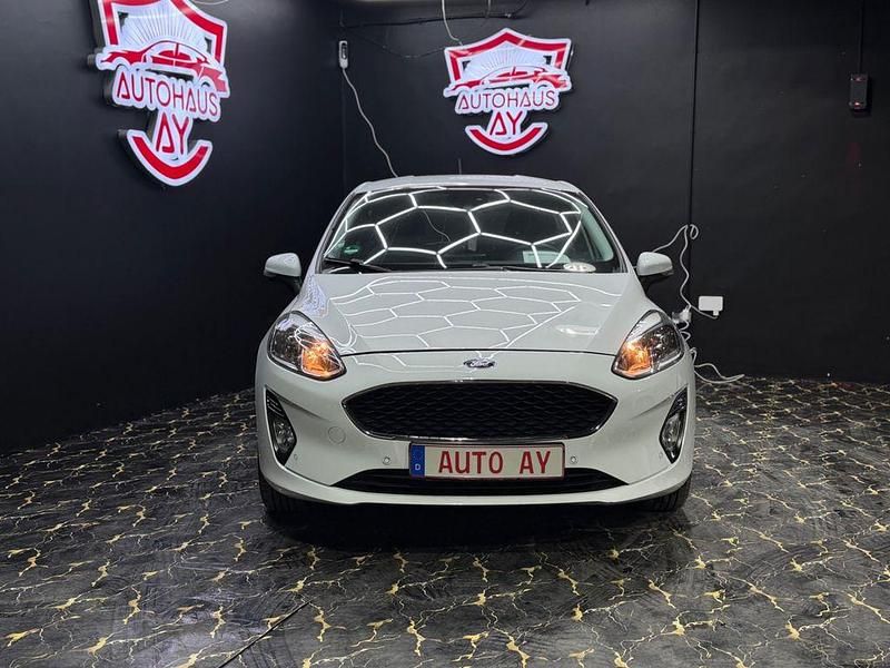 Gebraucht Ford Fiesta Cool & Connect 101 PS (74 kW) 2017 Weiß Limousine
