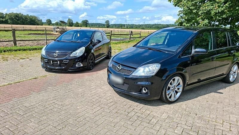 Schwarz Gebraucht 2006 Opel Zafira OPC Van / Kleinbus | 1.999 € (Fairer Preis) - Bild 1/4