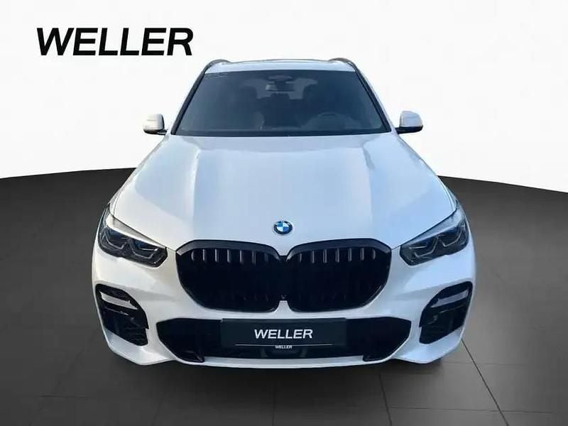 Gebraucht BMW X5 M50 Comfort Edition 530 PS (389 kW) 2023 Mineralweiß (weiß) SUV