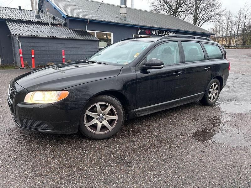 Schwarz Gebraucht 2011 Volvo V70 Momentum Kombi | 3.200 € (Guter Preis) - Bild 1/4