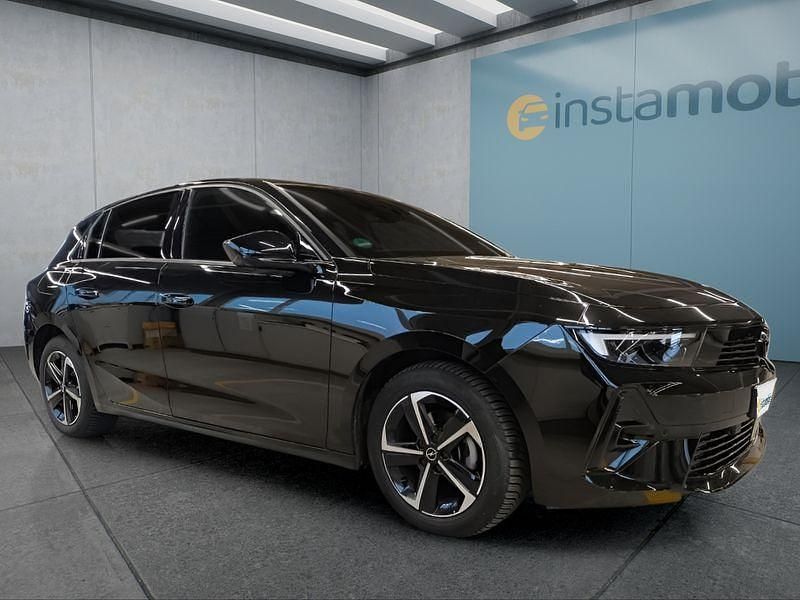 Gebraucht Opel Astra 131 PS (96 kW) 2025 Schwarz Limousine