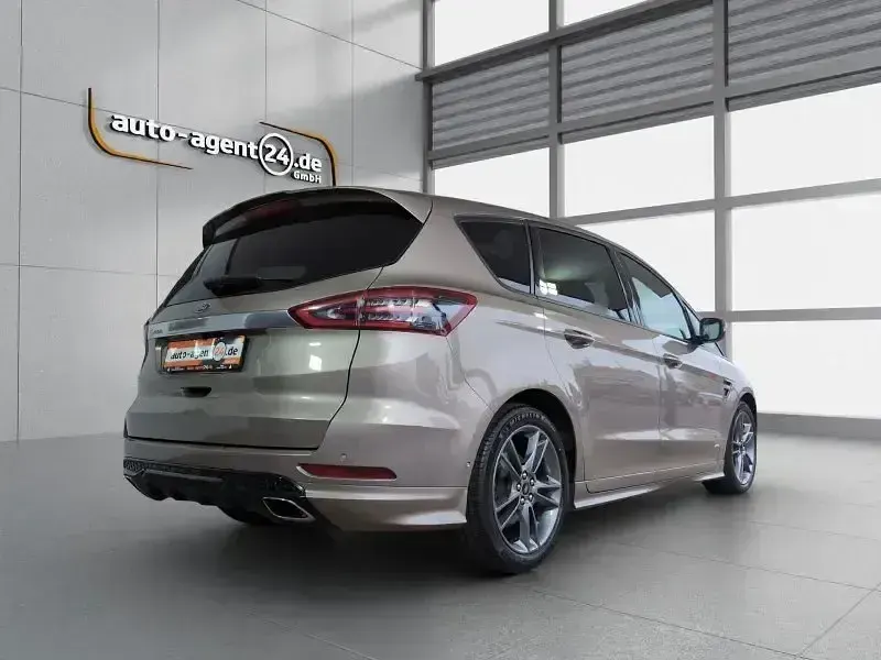 Käytetty Ford S-MAX S 190 HP (139 kW) 2019 Hopea Tila-auto