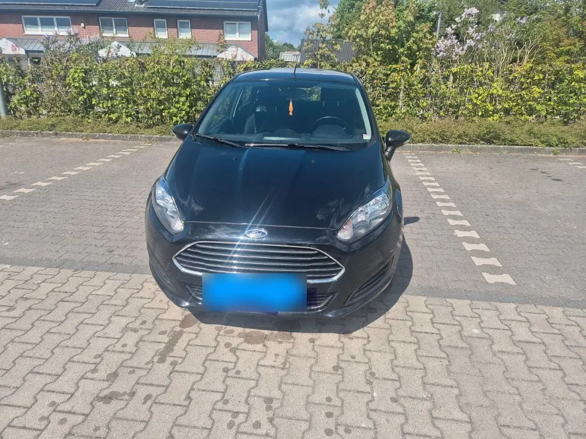 Gebraucht Ford Fiesta Trend 75 PS (55 kW) 2016 Schwarz Kleinwagen