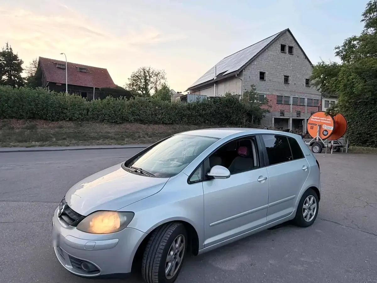 Gebraucht VW Golf V 105 PS (77 kW) 2007 Silber Limousine