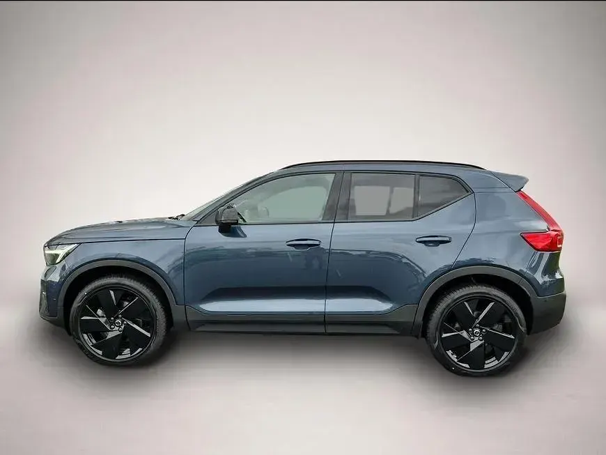 Gebraucht Volvo XC40 Plus 163 PS (119 kW) 2025 Manufacturer SUV