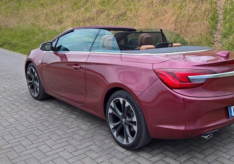 Gebraucht Opel Cascada Innovation 170 PS (125 kW) 2016 Rot Cabrio