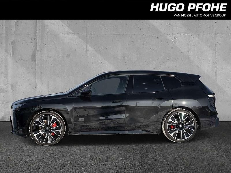 Neu BMW iX Performance 400 kW (544 PS) 2026 Saphirschwarz metallic SUV