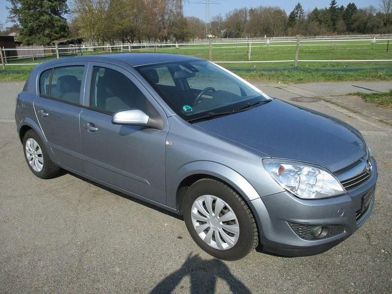 Gebraucht Opel Astra 116 PS (85 kW) 2008 Blau Limousine