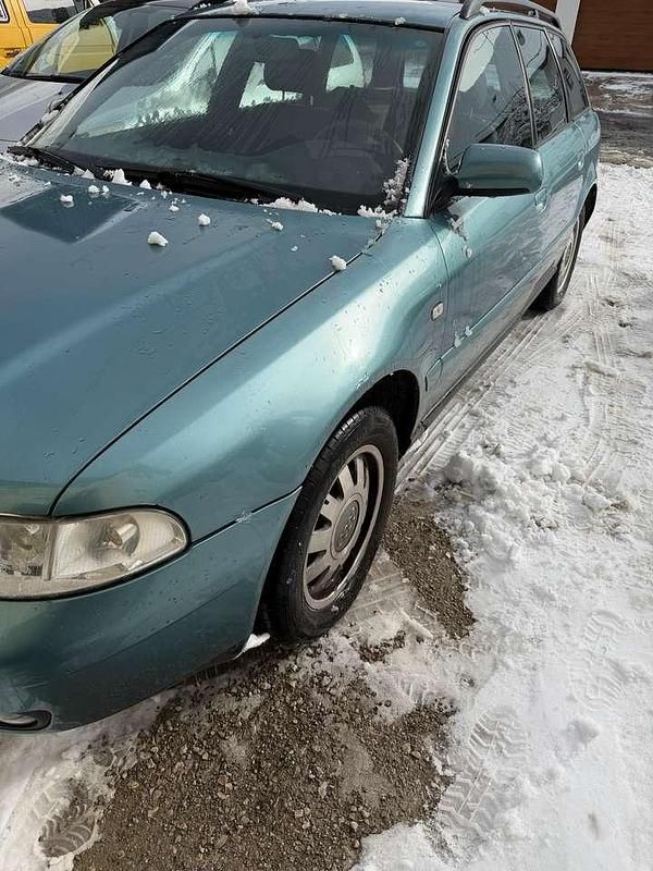 Gebraucht Audi A4 125 PS (91 kW) 1999 Grün Kombi