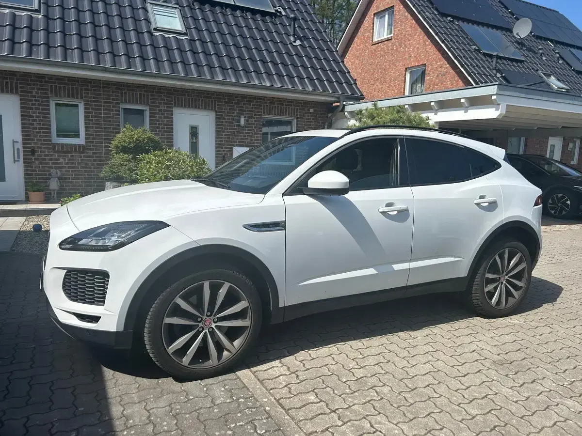 Gebraucht Jaguar E-Type 200 PS (147 kW) 2018 Weiß Limousine