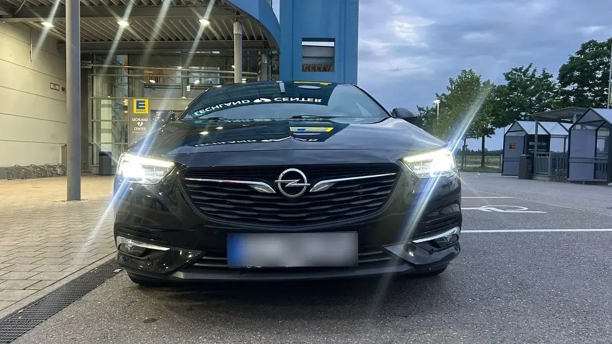 Gebraucht Opel Insignia Dynamic 170 PS (125 kW) 2018 Schwarz Limousine