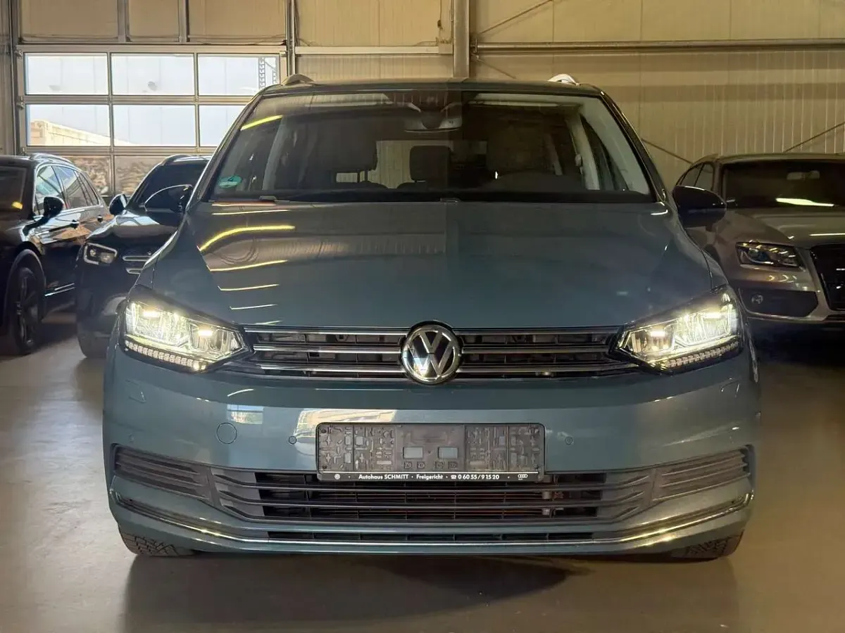 Gebraucht VW Touran IQ Drive 150 PS (110 kW) 2019 Petroleum blue metallic Van / Kleinbus