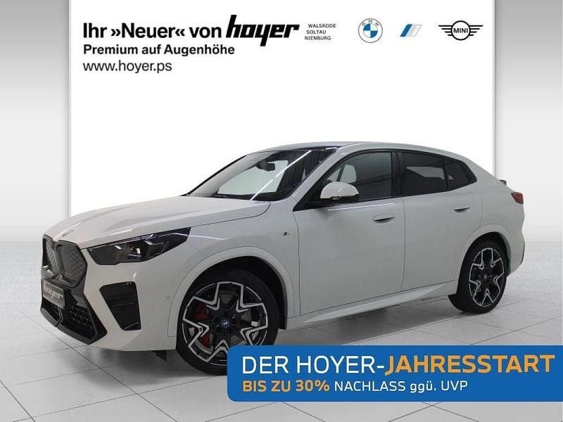 Gebraucht BMW iX2 Luxury Line 230 kW (313 PS) 2024 Alpinweiss 3 SUV