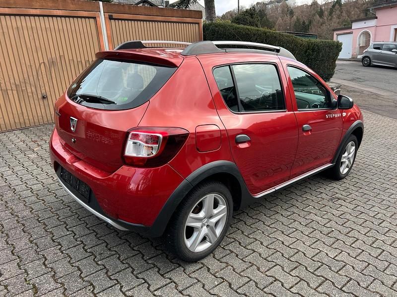 Gebraucht Dacia Sandero Stepway 90 PS (66 kW) 2014 Limousine
