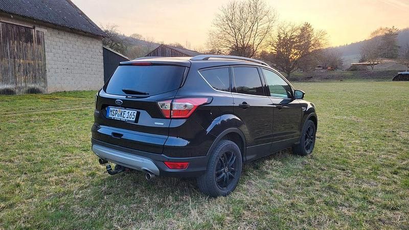 Second-hand Ford Kuga 150 CP (110 kW) 2019 Negru SUV