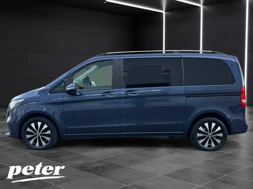 Gebraucht Mercedes V220 163 PS (119 kW) 2024 Blau Van / Kleinbus