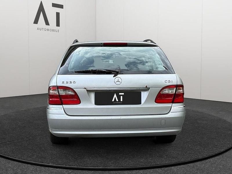 Gebraucht Mercedes E220 150 PS (110 kW) 2005 Silber Kombi