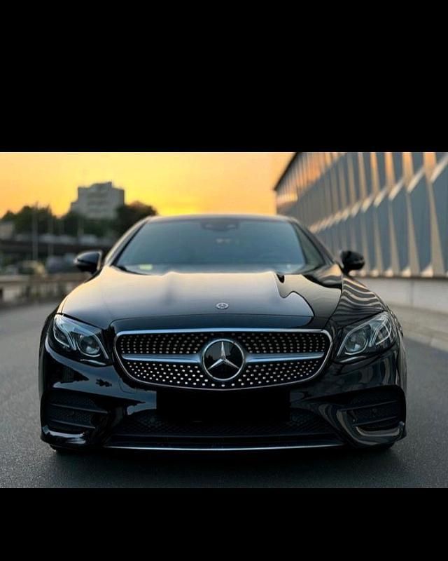 Schwarz Gebraucht 2018 Mercedes E200 AMG Coupé | 27.950 € (Fairer Preis) - Bild 1/4