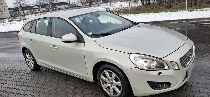 Gebraucht Volvo V60 115 PS (84 kW) 2012 Grau Kombi