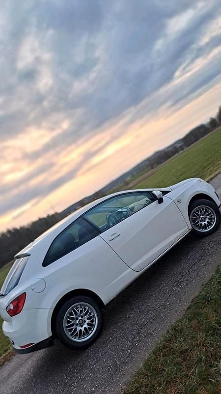 Gebraucht Seat Ibiza 86 PS (63 kW) 2009 Weiß Limousine