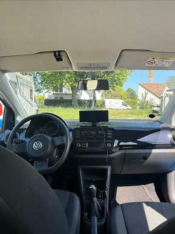 Second-hand VW up! 60 CP (44 kW) 2015 Albastru Hatchback