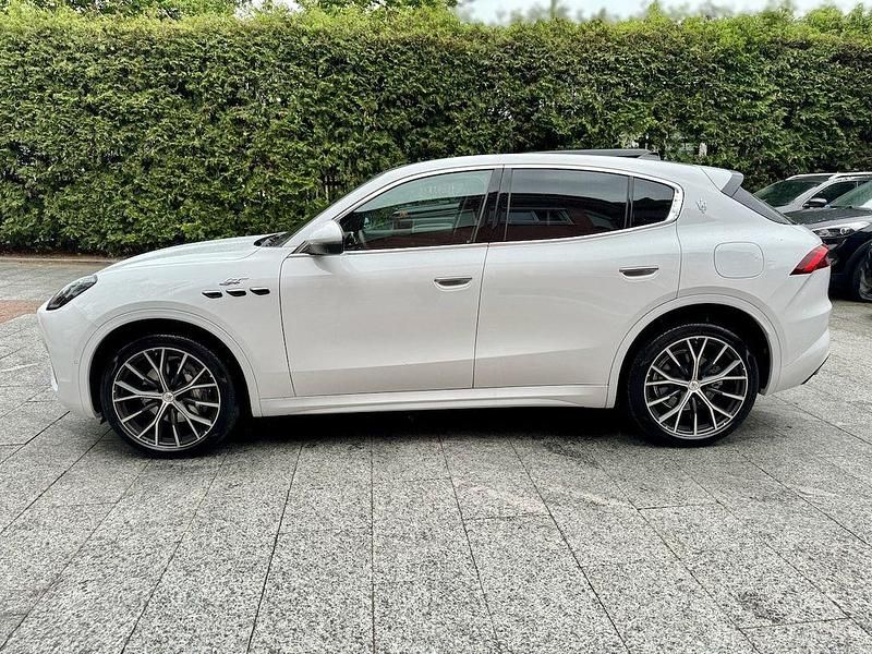 Weiß Gebraucht 2024 Maserati Grecale GT SUV | 57.880 € - Bild 1/4