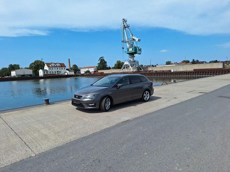 Grau Gebraucht 2014 Seat Leon ST FR Kombi | 7.499 € (Fairer Preis) - Bild 1/4