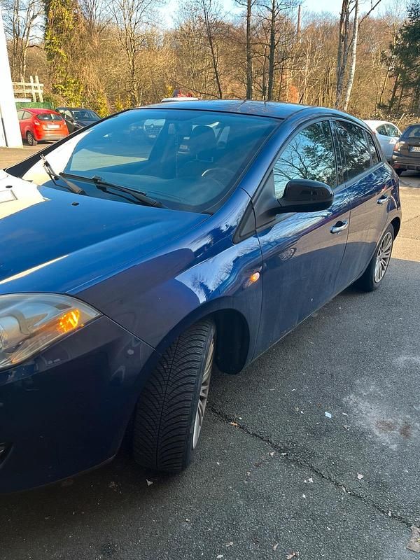 Blau Gebraucht 2013 Fiat Bravo Kleinwagen | 2.550 € (Guter Preis) - Bild 1/4