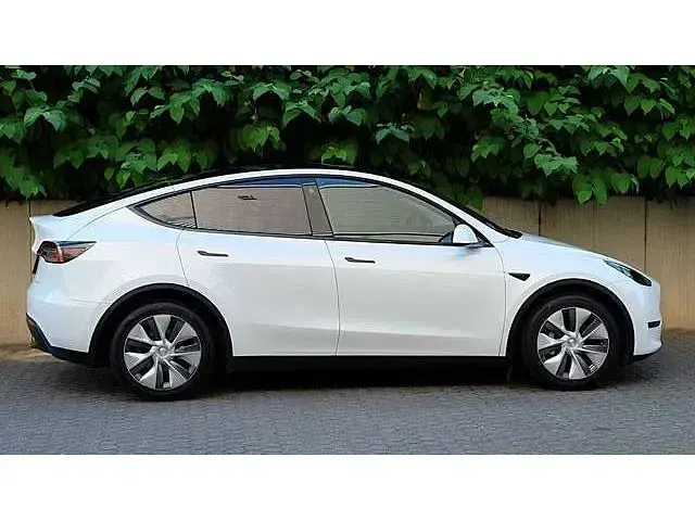 Gebraucht Tesla Model Y 378 kW (514 PS) 2024 SUV