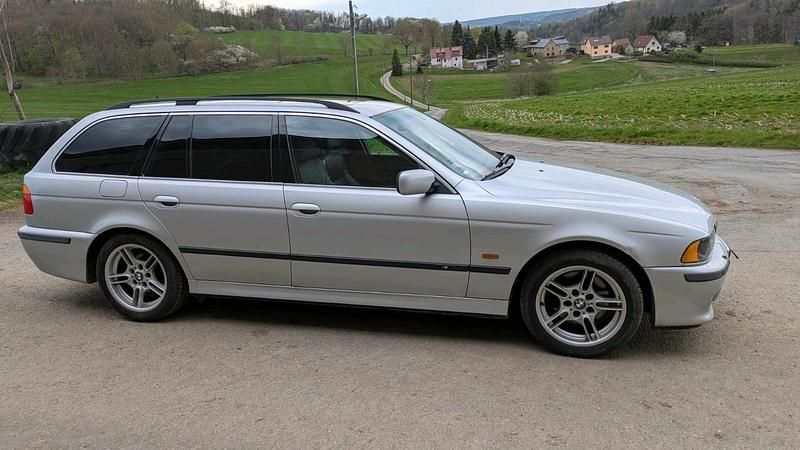 Gebraucht BMW 540 286 PS (210 kW) 2000 Silber Kombi