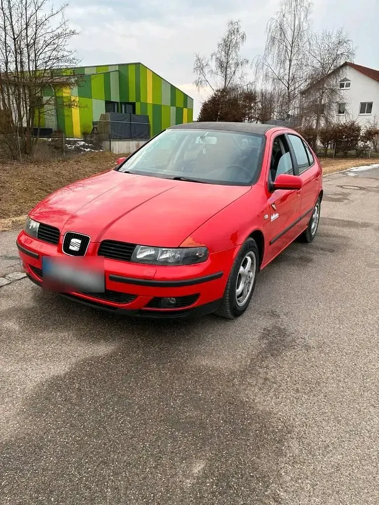 Second-hand Seat Leon 125 CP (91 kW) 2000 Roșu Hatchback