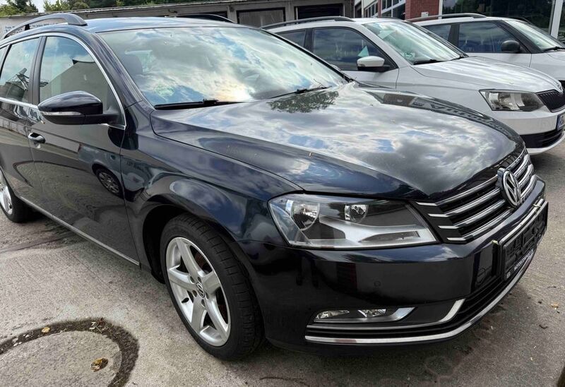 Schwarz Gebraucht 2012 VW Passat Comfortline Kombi | 7.500 € (Guter Preis) - Bild 1/4
